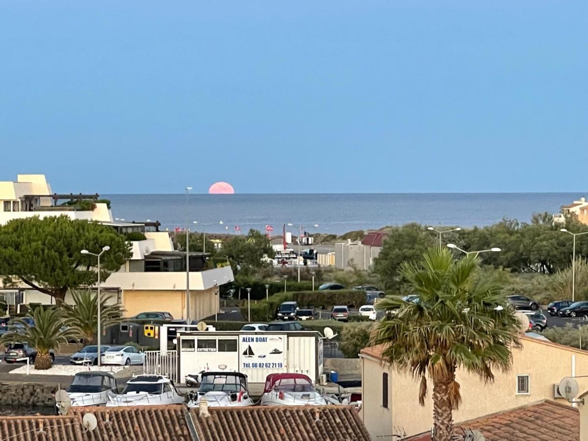 Résidence port venus -au village naturiste -avec une vue sur le port et la mer Agde Extérieur photo